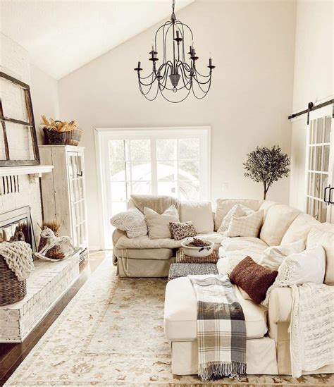 Farmhouse Living Room Design | Cabinets Matttroy