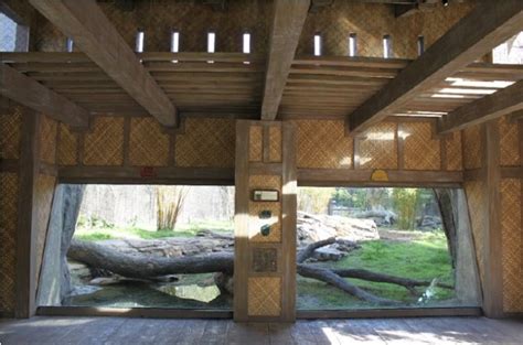 ZooLex Image - Viewing within the skywalk building