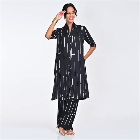 Saltpetre Women Long Shawl Collar Co-ord Set In Natural Black Print For ...