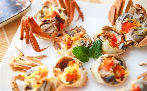 吃螃蟹应该注意什么？_怎么健康的吃螃蟹-聚餐网