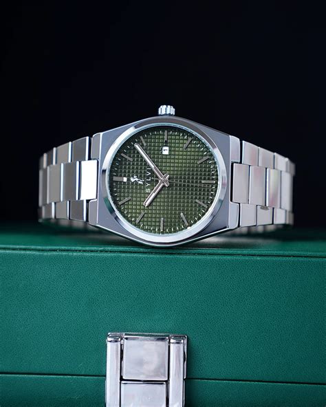 Sylvi Professional Edge Green Silver Analog Watch
