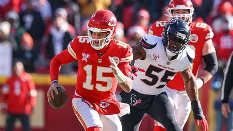 Chiefs' Patrick Mahomes says ankle 'in a lot better place' - ESPN