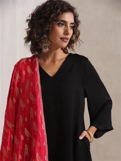 Women's Black Korean Kurta with Pockets and Pyjama 2 Piece Set | Strai ...