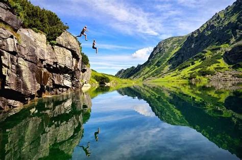 16 Romantic Things To Do On Honeymoon For A Thrilling 2026