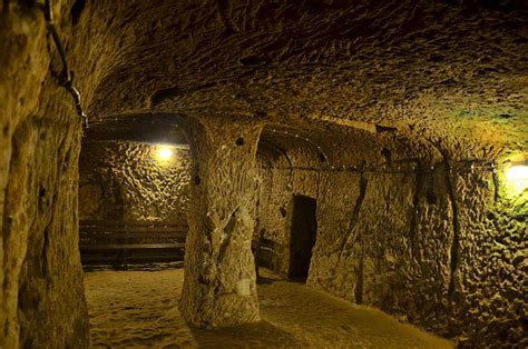 85 meters under Cappadocia: the abandoned Derinkuyu underground city ...