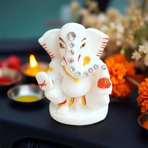 Buy Home Decor Items Online - Showpiece & idol, wall decor, vases ...