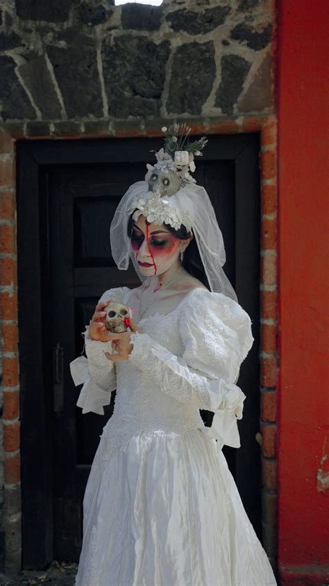 Dead Bride Cast 的图像结果