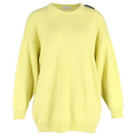 Balenciaga Oversized Sweater in Yellow Cashmere Wool ref.1106936 - Joli ...