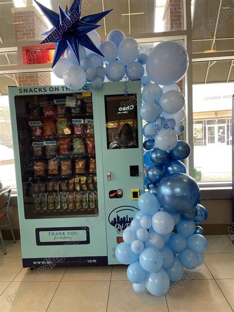 24h Automatic Snacks Vending Machine with Touch Screen - Fresh Food ...