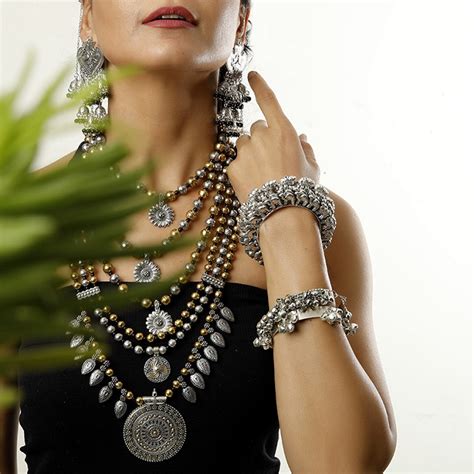 #41 Popular And Beautiful Necklace Designs For The Brides!