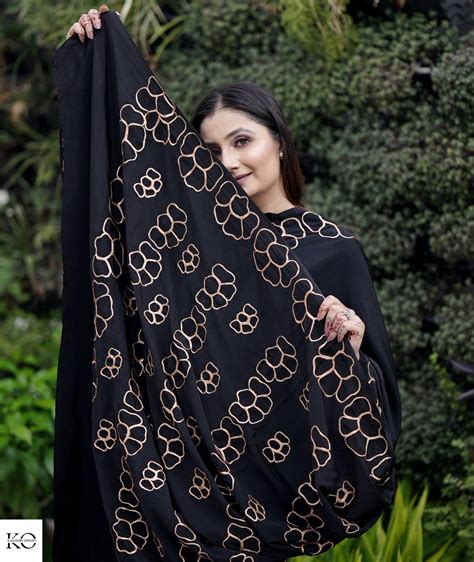 Black Rose Tilla Embroidered Crepe Saree – Kashmir origin