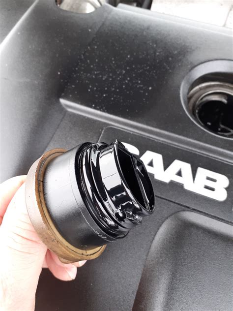 2,2tid сапун и маслозаливная горловина. — Saab 9-5 (1G), 2,2 л, 1999 ...