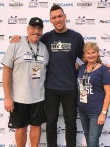 Aaron Judge: Parents biological| Parents adopted| Parents religion ...