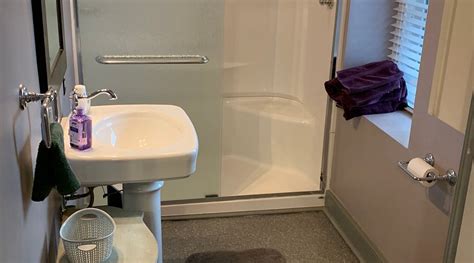 THE AVENUE GUESTHOUSE AND GALLERY (FORMERLY FORGOTTEN SEASONS BED ...