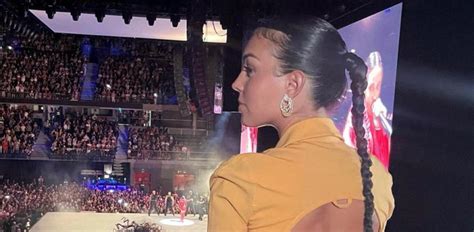 Todos los detalles del comentado 'look' que Georgina eligió para el ...