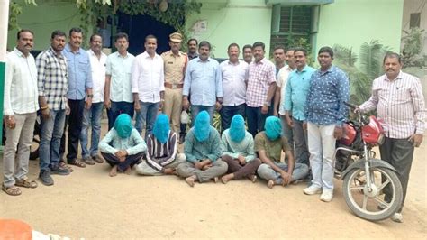 Warangal Crime : సినీ ఫక్కీలో చోరీలు, క్లూస్ చిక్కకుండా కారంపొడి-ఎలా ...