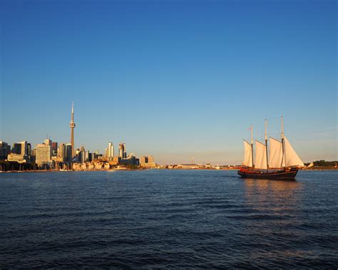 Download wallpaper 1280x1024 ship, boat, sea, city standard 5:4 hd ...