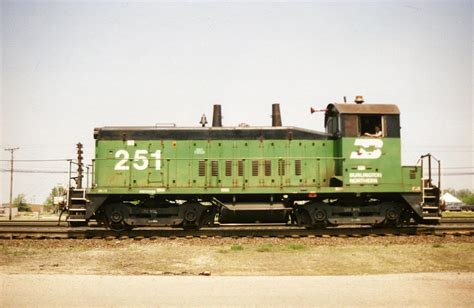EMD SW1200 Locomotive 的图像结果