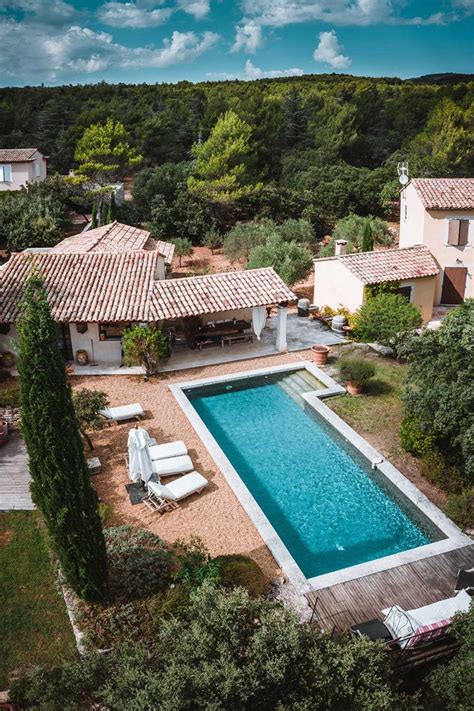 Expensive Pools 的图像结果