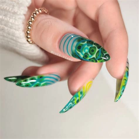 15 Blooming Gel Nail Art Designs for Stunning Looks
