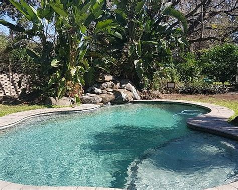 CHANTILLY RESORT (Mandini) - Lodge Reviews, Photos, Rate Comparison ...