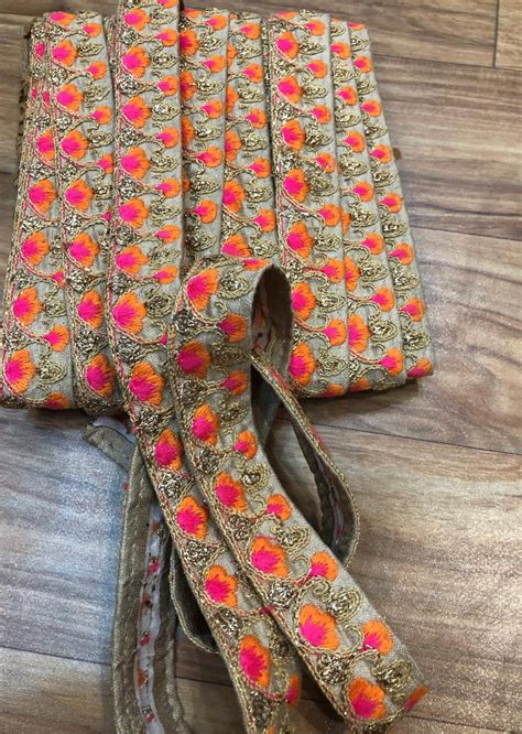 Golden Thread Work Border – Aparnaa Sarees
