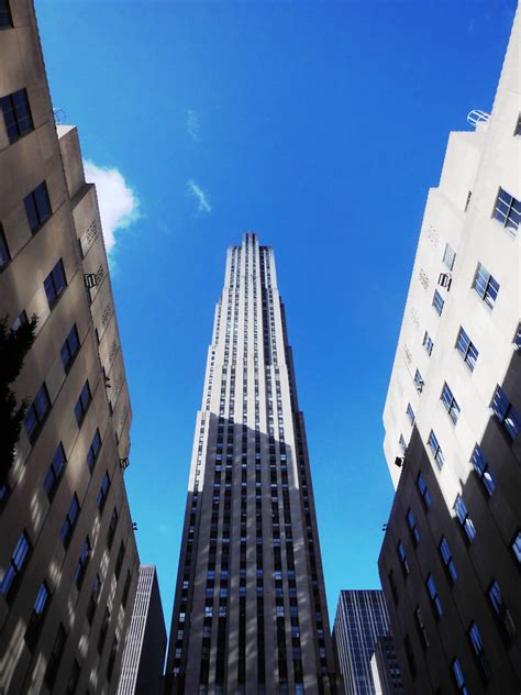 保罗·克莱门斯(Paul Clemence)记录的纽约商店“西57街111号”摩天大楼-青模网