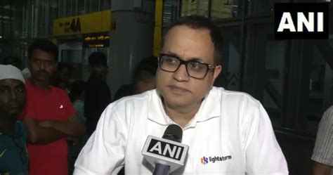 "Emergency situation": Indian passengers arrive at Kolkata airport from ...