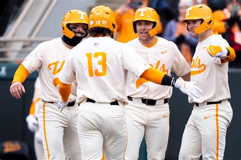Tennessee baseball sweeps Samford to remain unbeaten