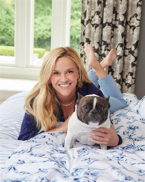 Reese Witherspoon feet | FeetDatabase.com