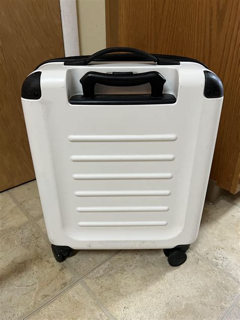Slightly used Victorinox carry-on case for $9 at the goodwill 99¢/lb ...