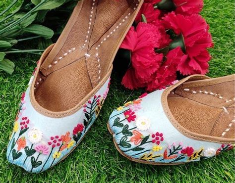 Latest Punjabi Juttis for the Desi Cinderella