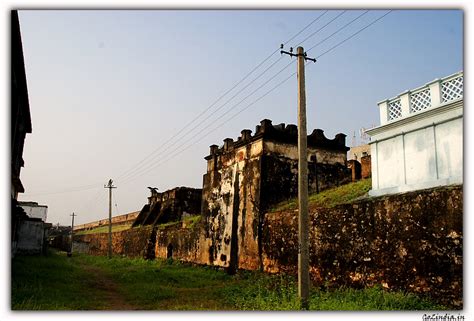 go2india.in : Inside walls of Palace