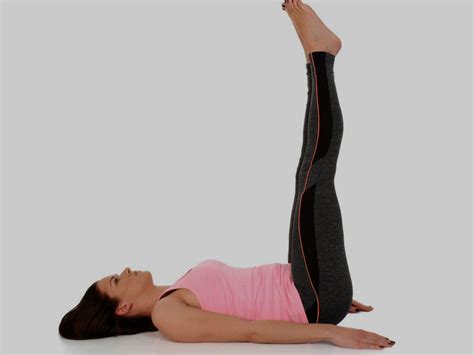 अर्ध हलासन योग के फायदे और अभ्यास का तरीका | Ardha Halasana Benefits ...