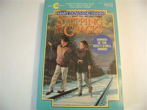 Stepping on the Cracks: Hahn, Mary Downing: 9780380719006: Books ...