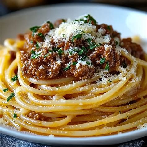 Garlic Butter Spaghetti Bolognese - A Hearty Beef Recipe - Grammy Recipes