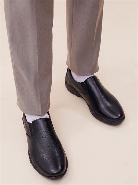 Hitz Men's Black Leather Slip-On Formal Shoes – Hitz Shoes Online