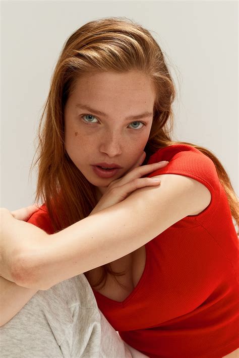 Ribbed sweetheart-neck T-shirt - Red - Ladies | H&M IN