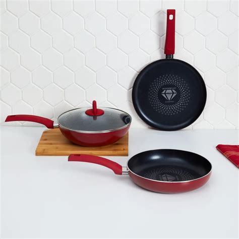 Buy WONDERCHEF 3-Piece Cookware Set from Wonderchef at just INR 3499.0