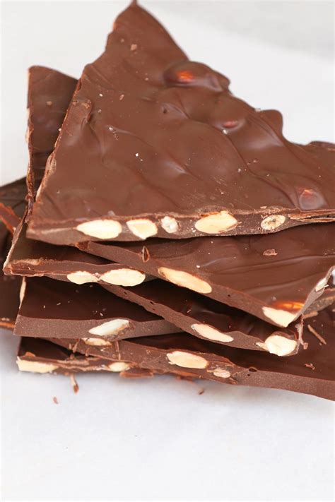 Easy Chocolate Almond Bark (White or Dark Chocolate Almond Bark ...