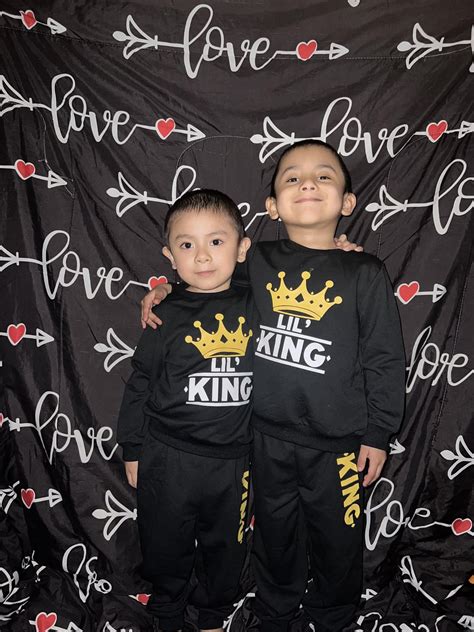 Can someone fix my boys head, the one I want is on the 2nd picture. I ...