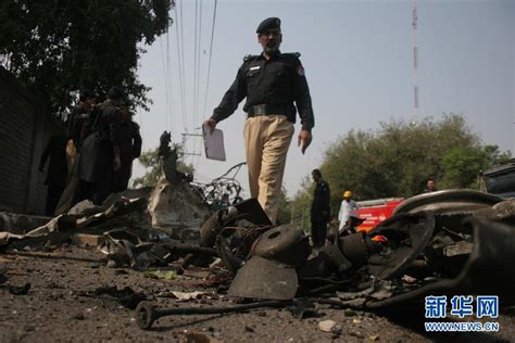 巴基斯坦一准军事部队车队遇袭致3人死亡(组图)-搜狐新闻