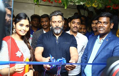 Chiyaan Vikram FANS | Official Fans Website | Dr.Vikram Kennedy | CVF
