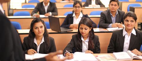Infrastructure, Classrooms – Amity University, Gwalior