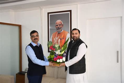 IRSEE Vinit Kumar appointed as CEO of KVIC