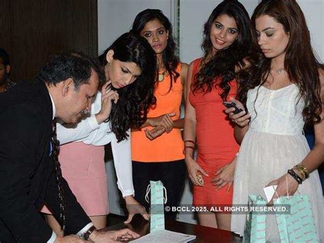 Miss Diva finalists with Dr. Sandesh Mayekar