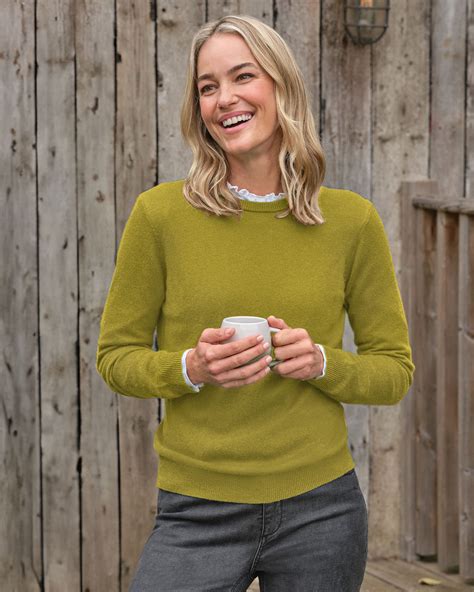 Olivegrün | Pullover mit Rundhalsausschnitt aus Merinowolle und ...