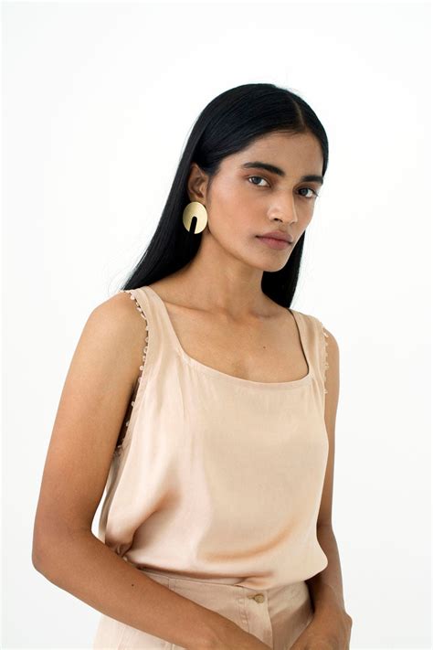 ESSENTIALS – Hemji