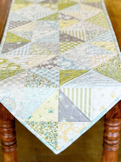 Easy Table Runner Quilt Pattern 的图像结果