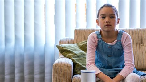 Mr Inbetween on Disney+ Saudi Arabia | English Spanish (Latin America ...